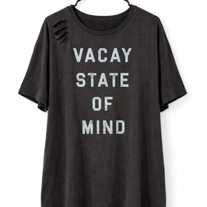 Torrid Graphic 'Vacay State of Mind' Distressed Tee - Black Size 4